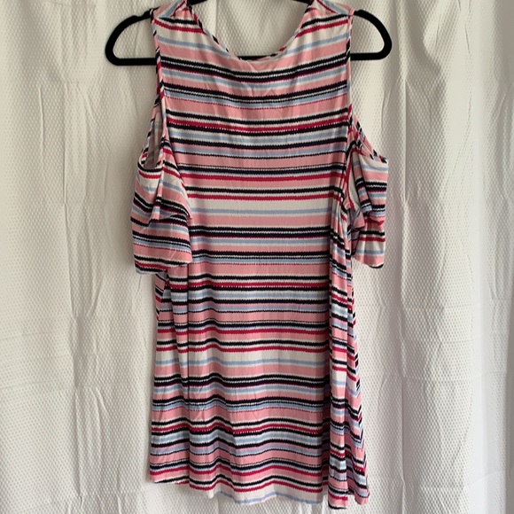 Open shoulder top - Picture 4 of 4